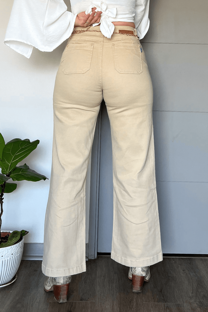 Jeans wide leg recto crema elasticado