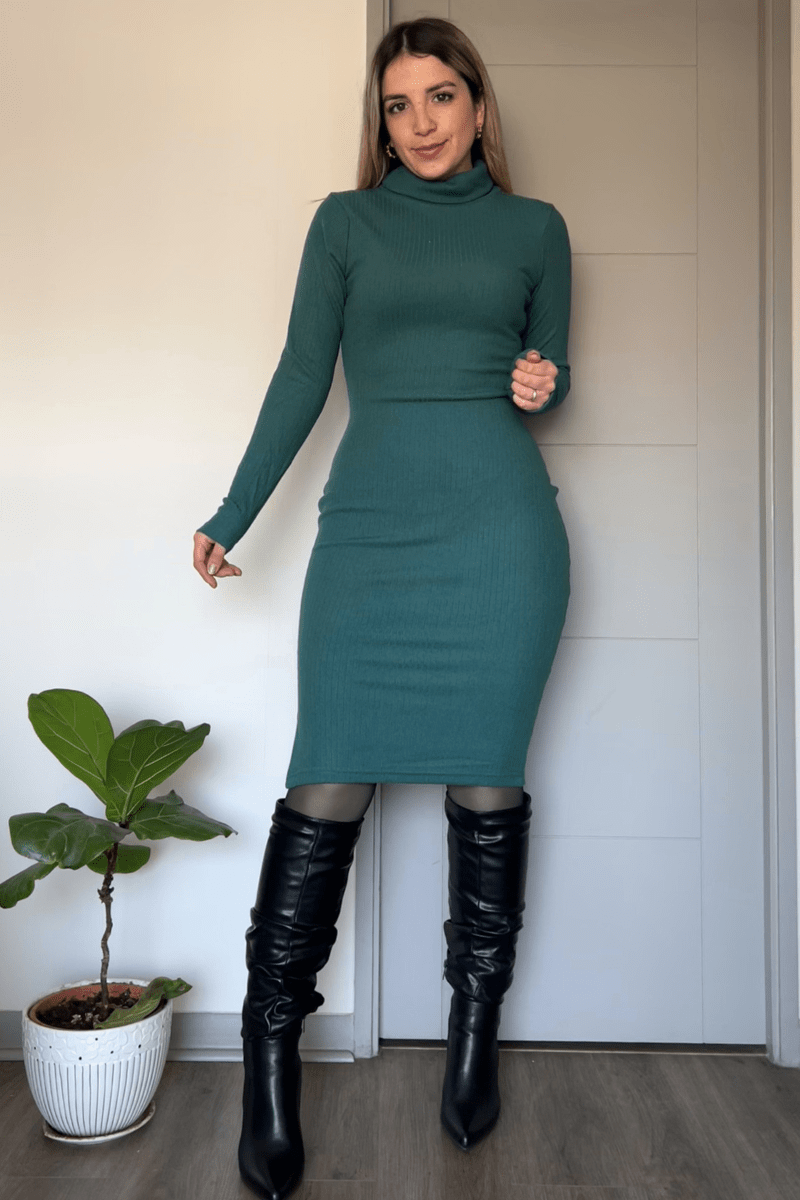 Vestido cuello tortuga hilo algodón elasticado con escote en la pierna