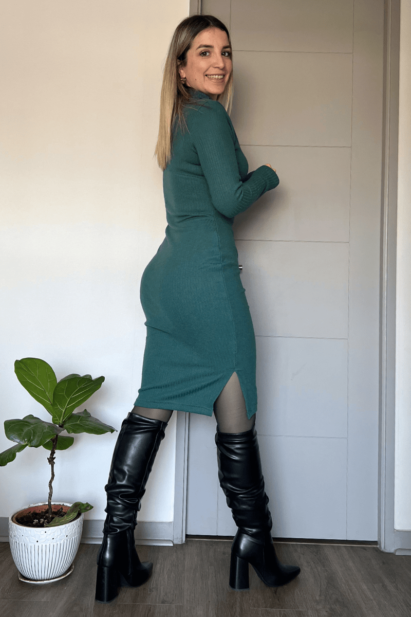 Vestido cuello tortuga hilo algodón elasticado con escote en la pierna