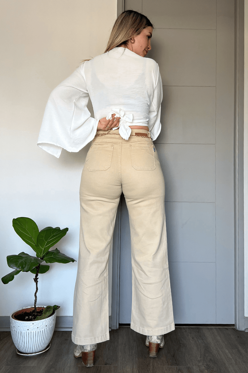 Jeans wide leg recto crema elasticado