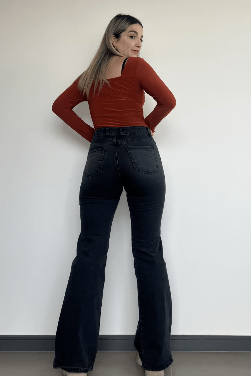 Jeans flare grisaceo elasticado confección nacional