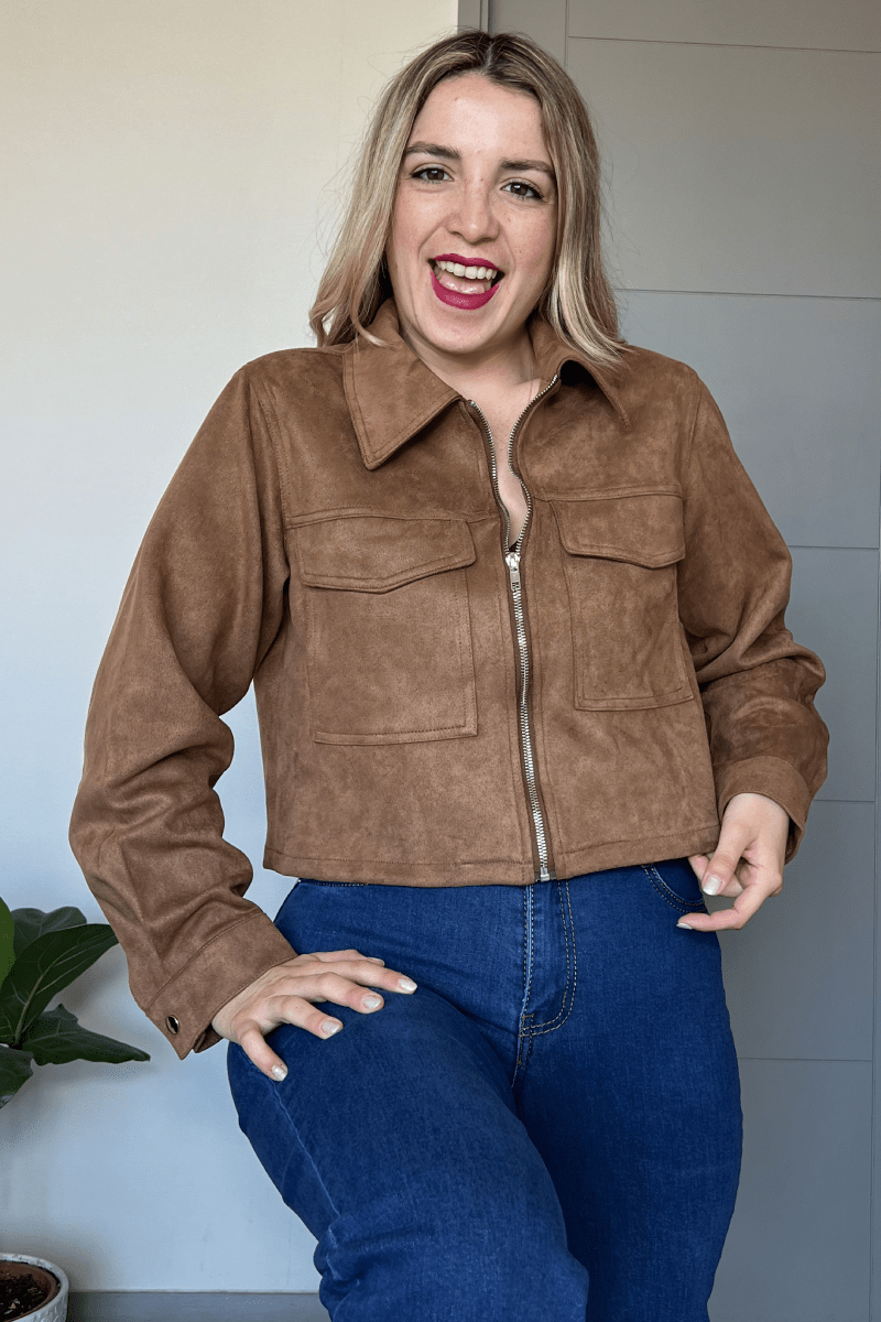 Chaqueta de gamuza con bolsillos delanteros