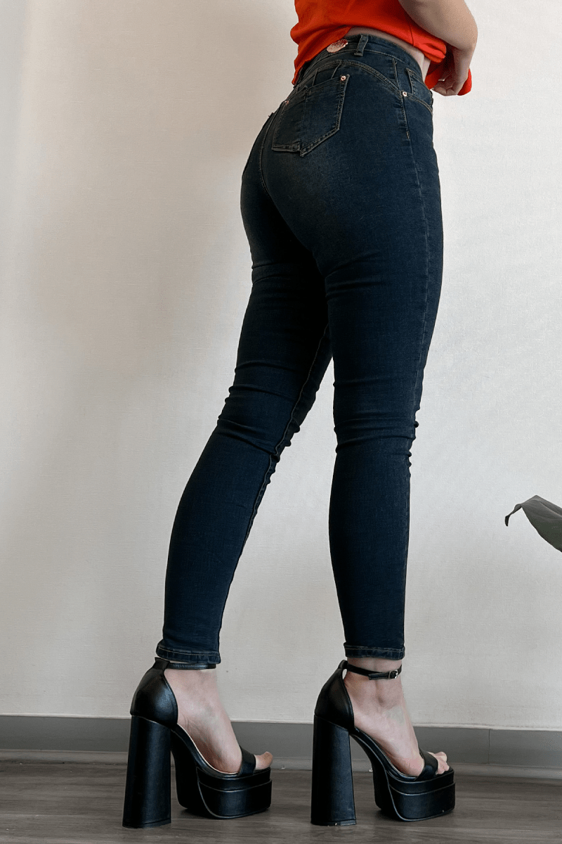 Jeans azul grisáceo botones