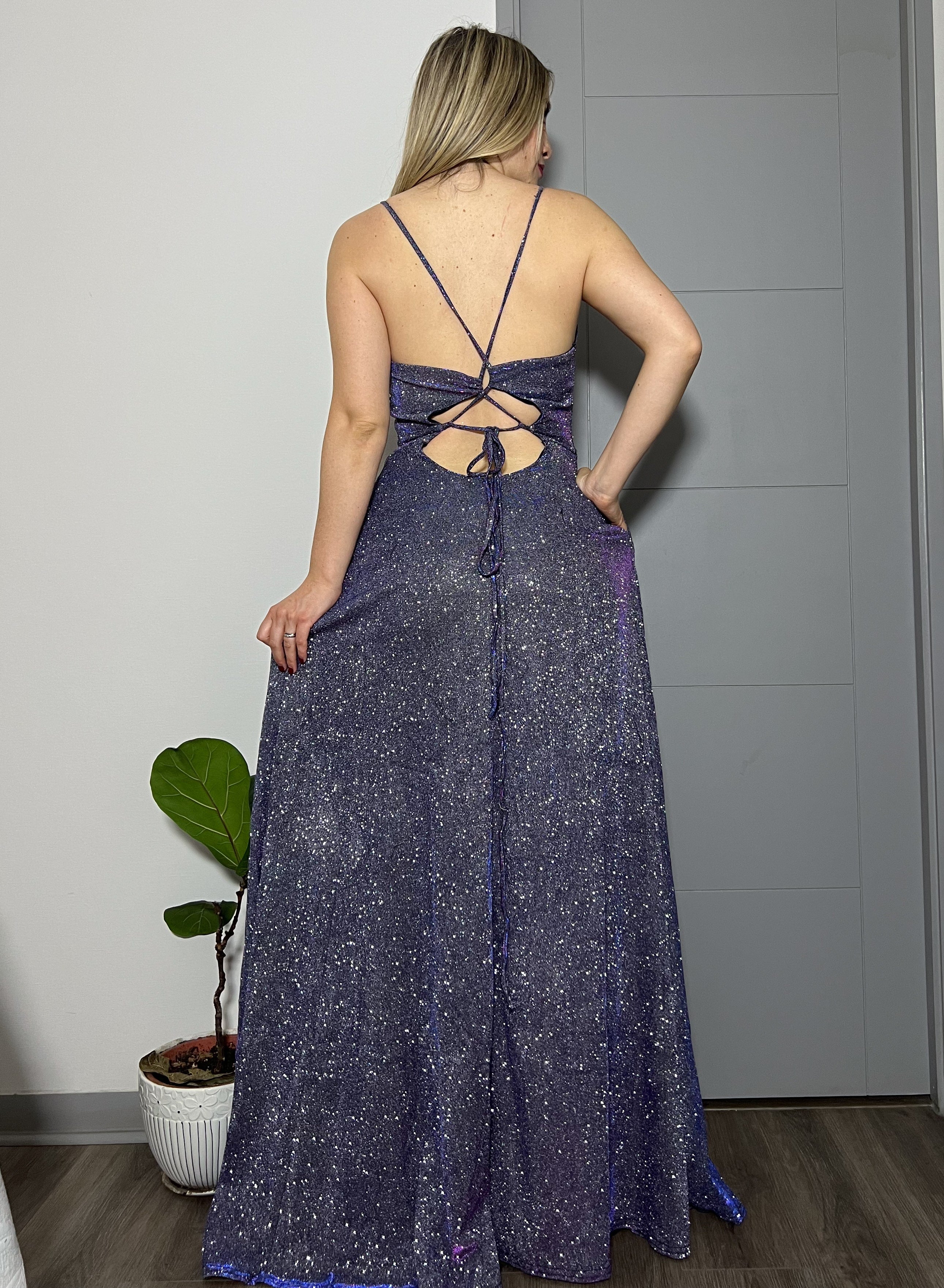 Maxi vestido glitter tornasol espalda cruzada escote V