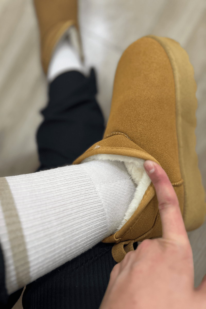 Pantubota casual con chiporro plataforma y gamuza por fuera