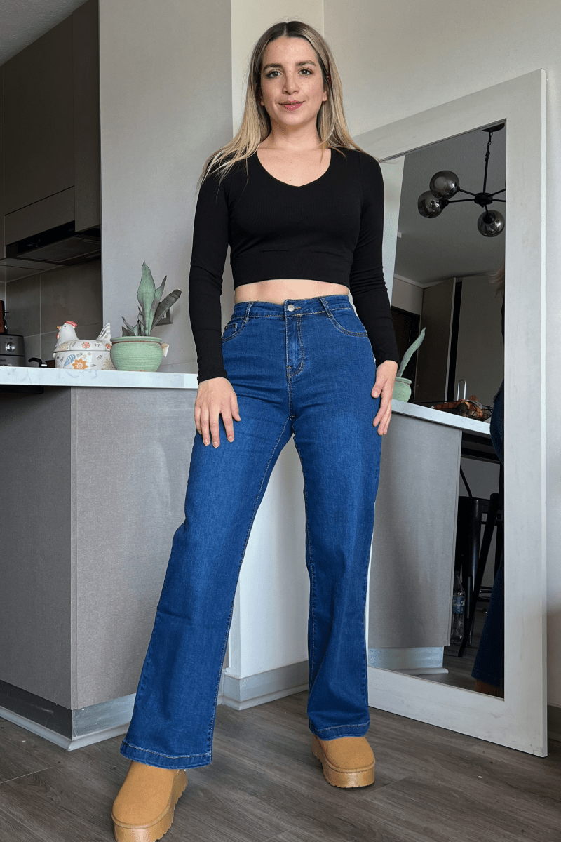 Crop top escote v manga larga con sosten incluido