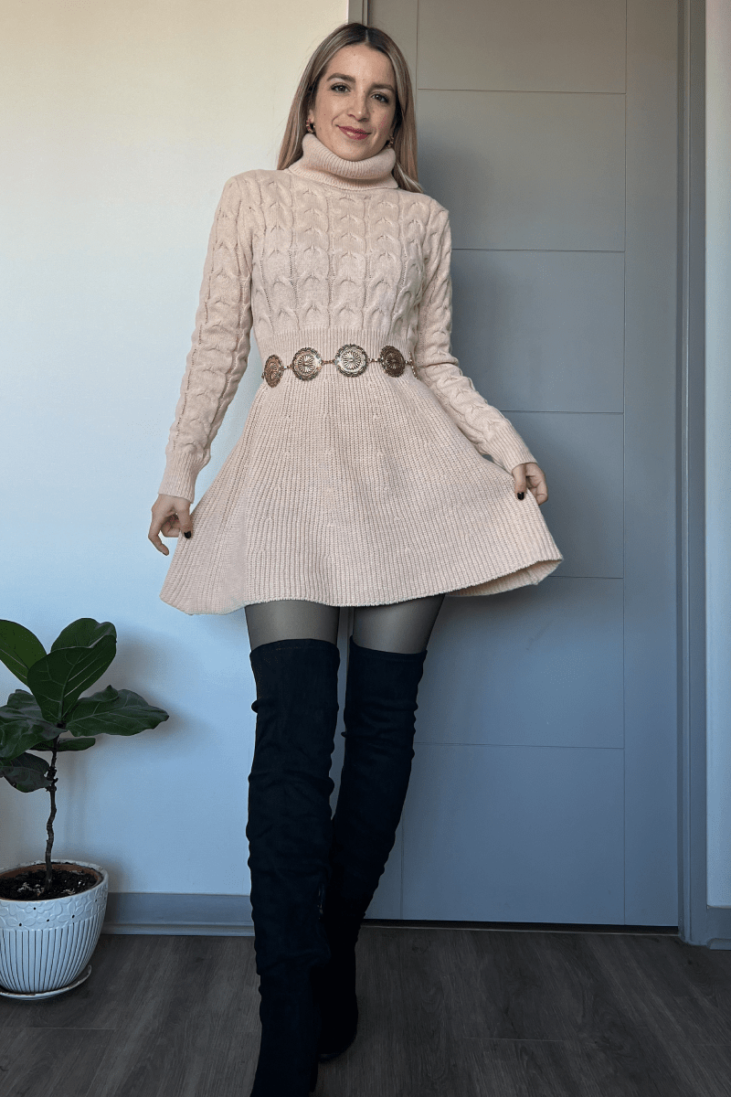 Vestido cuello tortuga corte campana trenzado