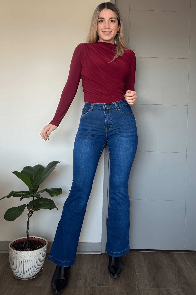 Jeans flare pata ancha azul marino clásico