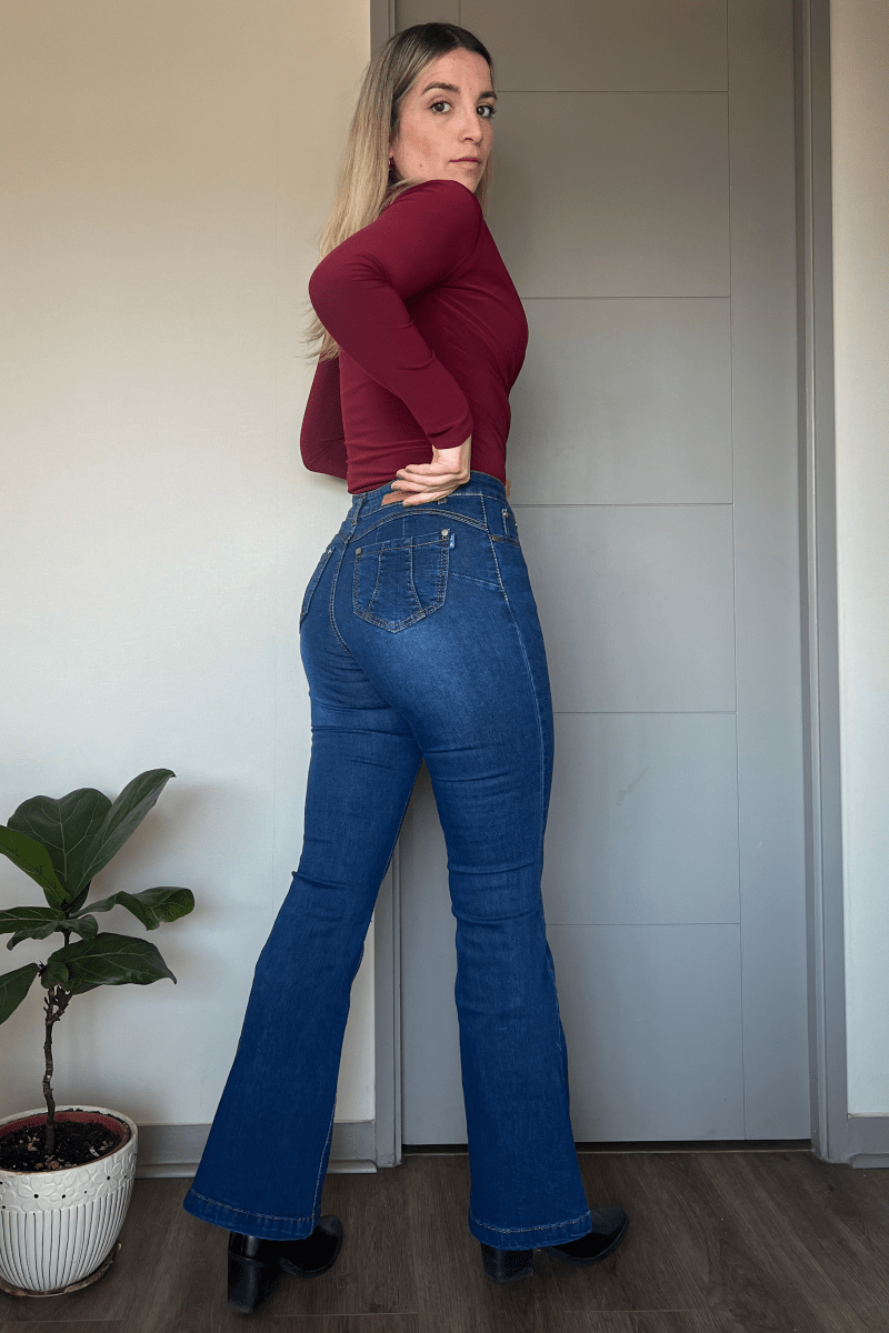 Jeans flare pata ancha azul marino clásico